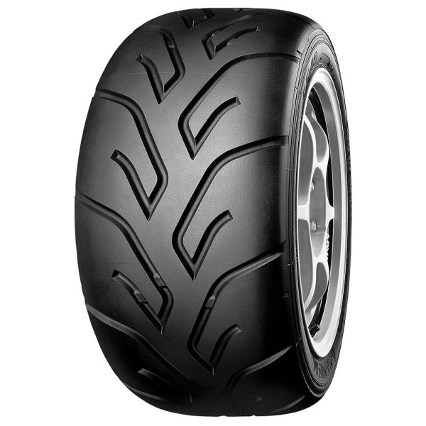 A048 - 235/45 R 17