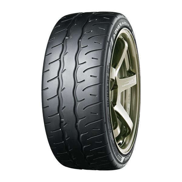 AD09 - 235/45 R 17